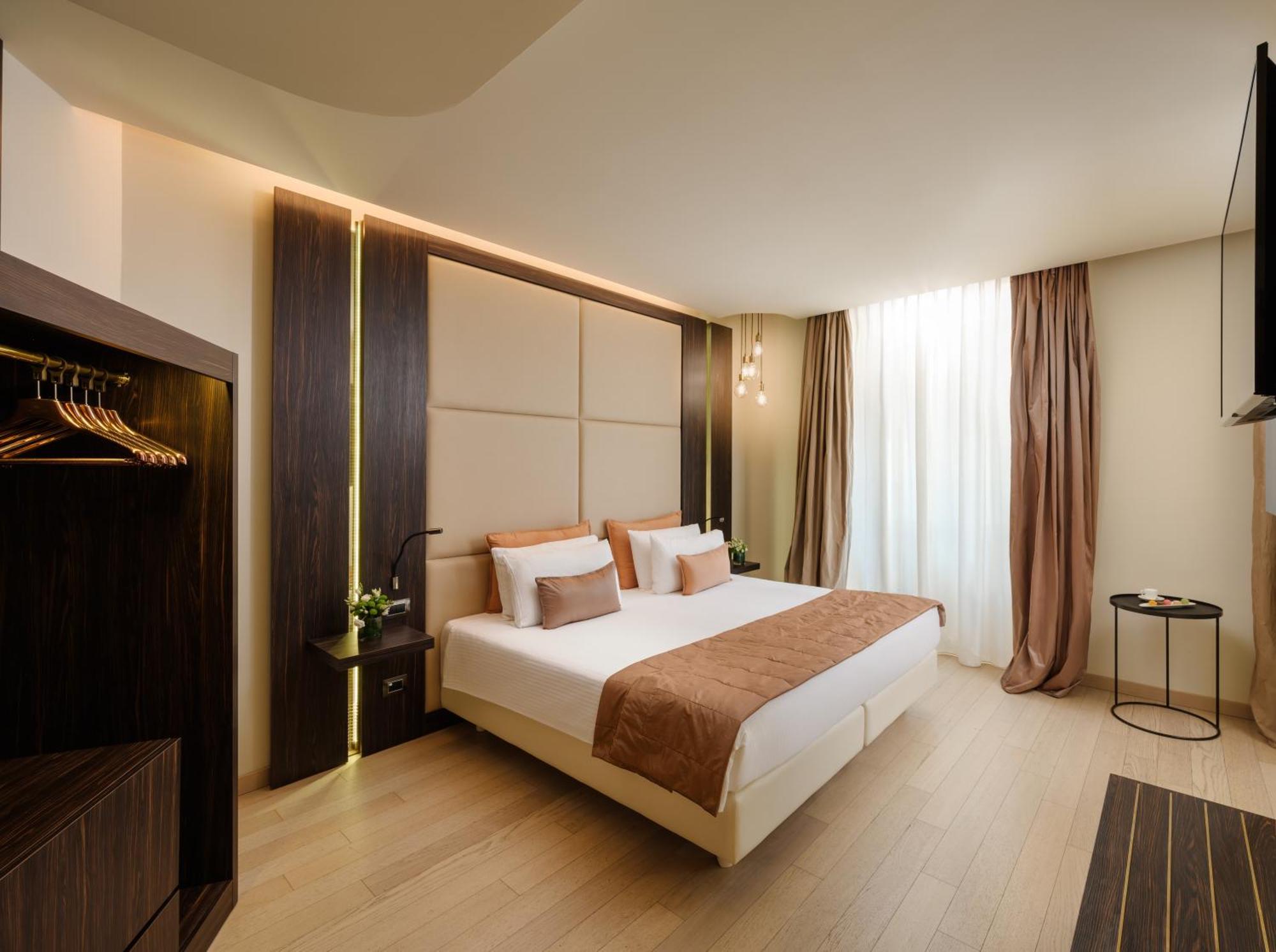 Hotel The Square Milano Duomo Esterno foto